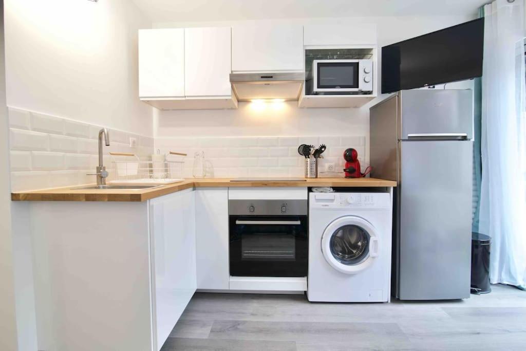 Le Dyonisos Et Piscine Apartment La Seyne-sur-Mer Bagian luar foto
